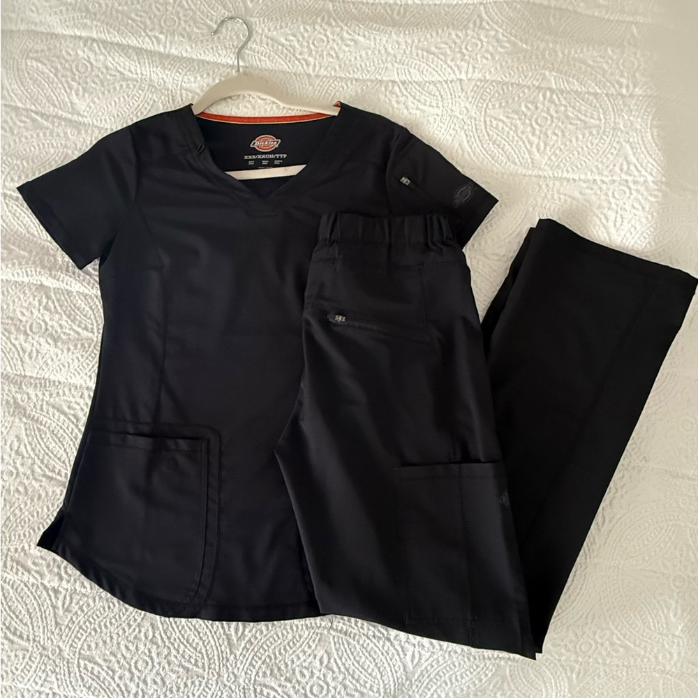 Dickies scrub set